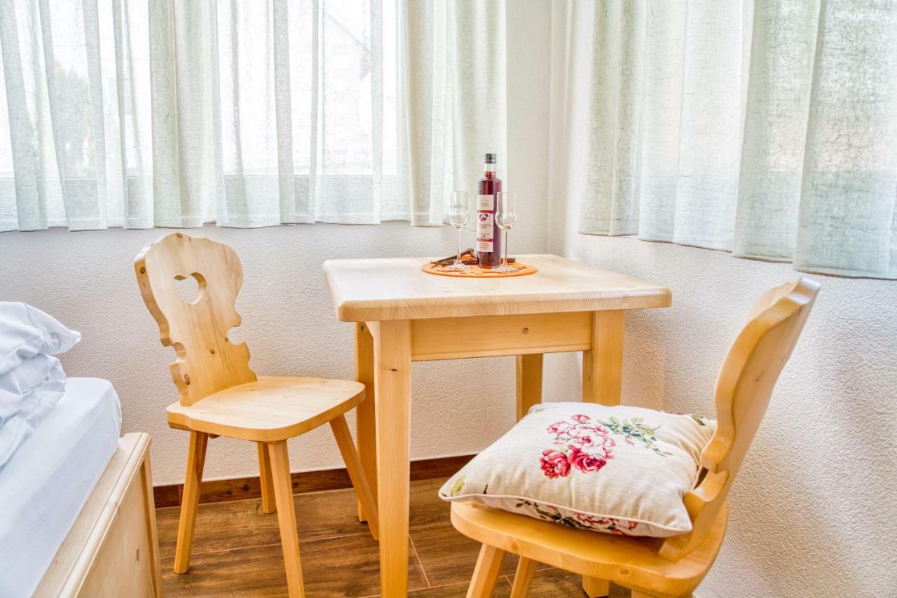 Gaestehaus Weingut Politschek باد فرديريش شال المظهر الخارجي الصورة